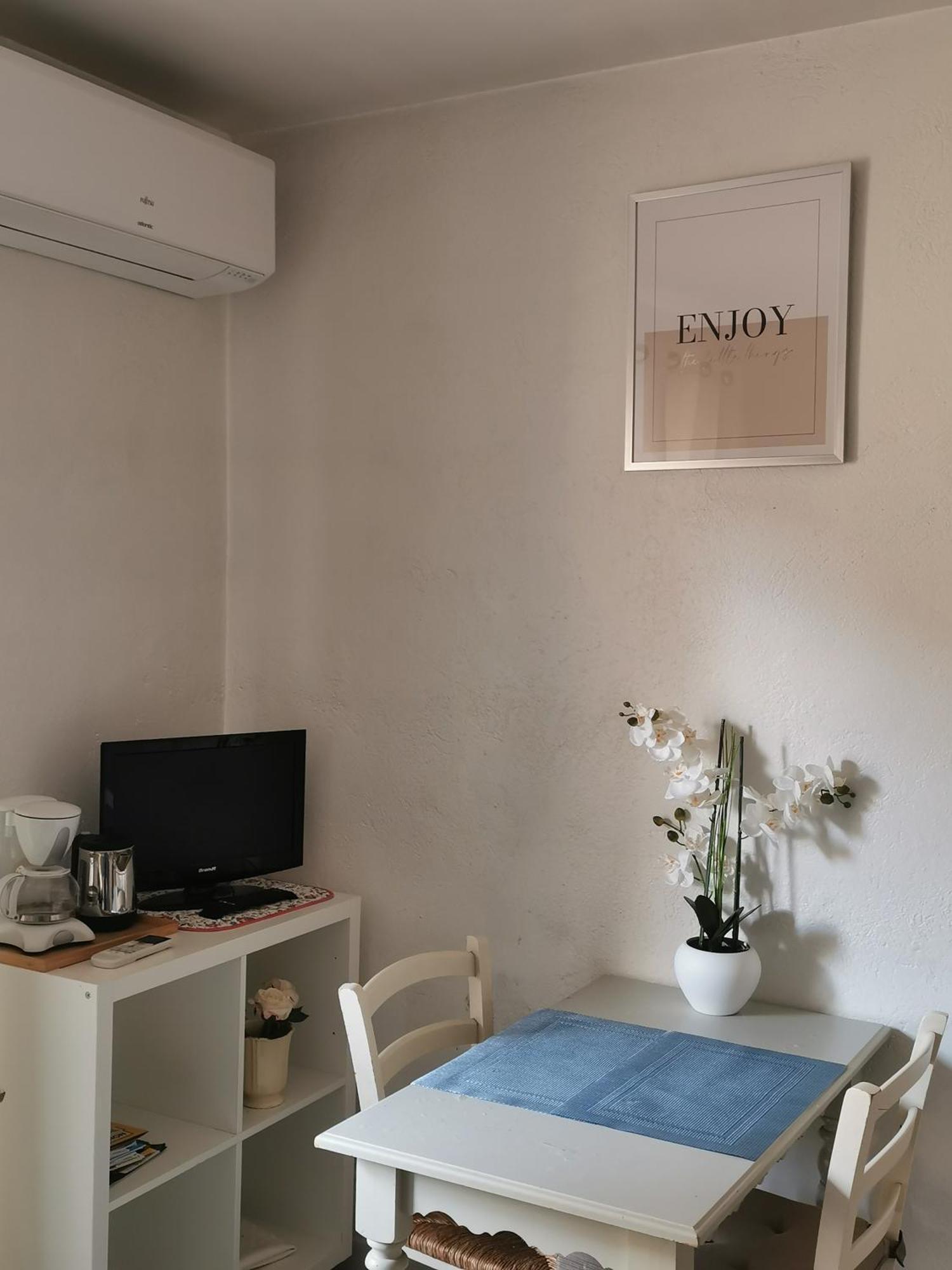 Des Abeilles Apartment Avignon