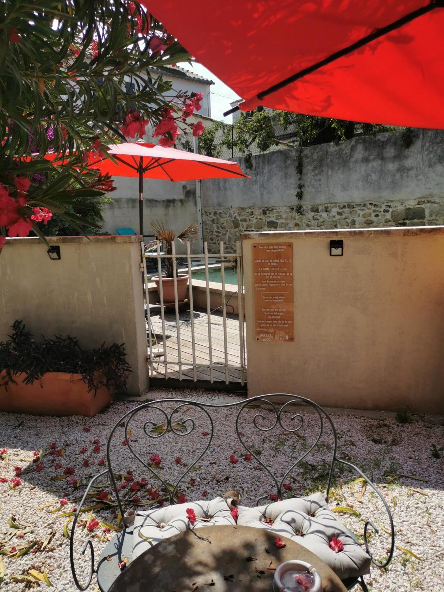 Des Abeilles Apartment Avignon