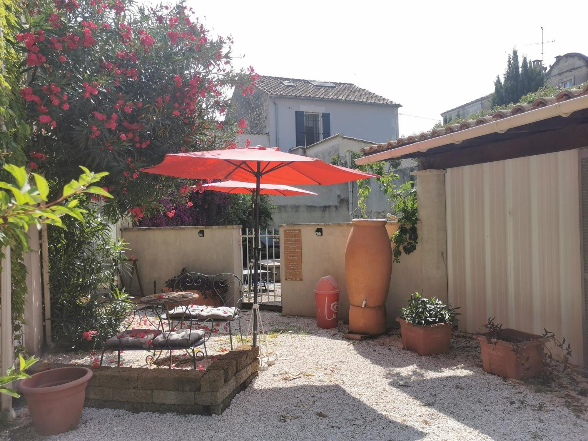Des Abeilles Apartment